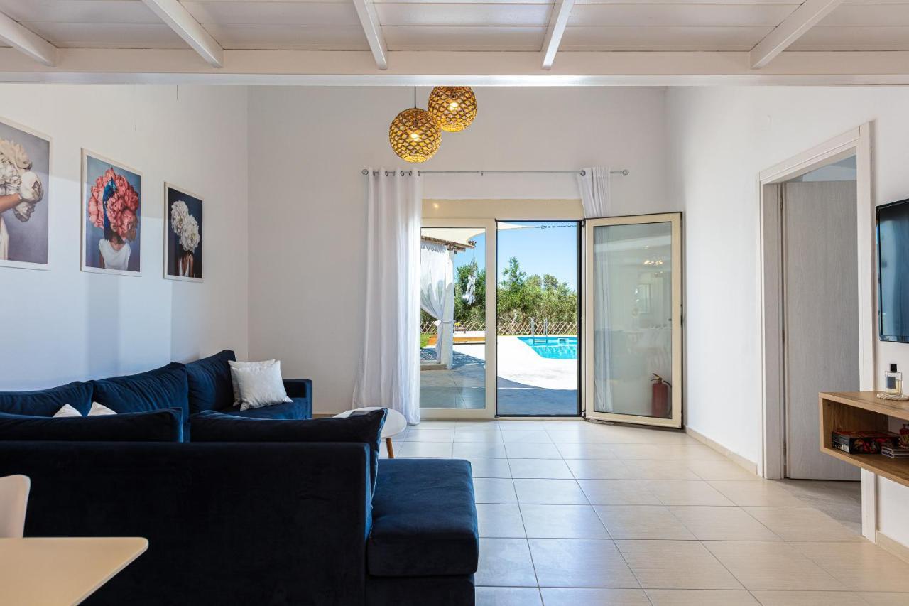 Gramvella Resort Adelianos Kampos Exterior foto